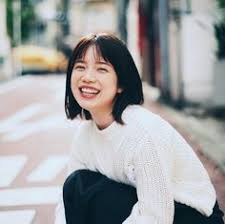 Ayaka Hironaka จากสาวน้อยพราวเสน่ห์สู่ไอคอนรอยยิ้มละลายใจ นักแสดงในดวงใจที่ครองหัวใจผู้ชมทุกยุค